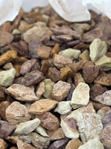 Златолит персиковый декоративная каменная крошка купить в Заречныом