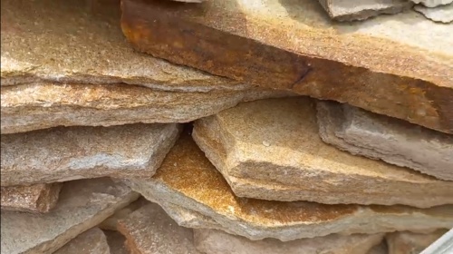 Плитняк златолит жёлтый золотистый для отмостки купить в Заречныом