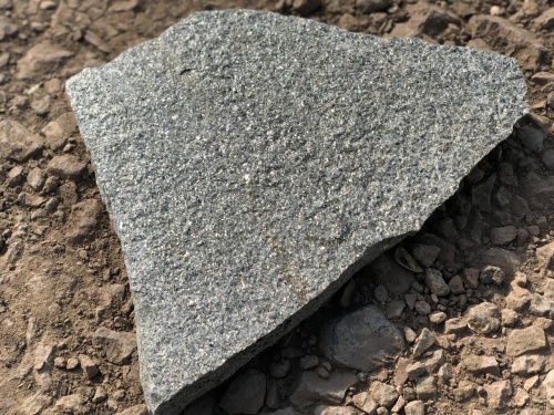 Плитняк златолит Уральский для цоколя, отмостки купить в Заречныом