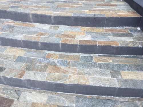 Плитка из Златолита Уральского для лестницы купить в Заречныом