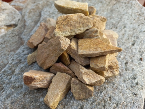 Златолит жёлтый декоративная каменная крошка купить в Заречныом