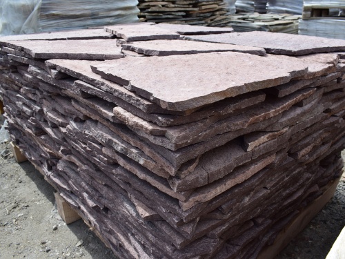 Плитняк лемезит бордовый для облицовки цоколя 20-25 мм  купить в Заречныом