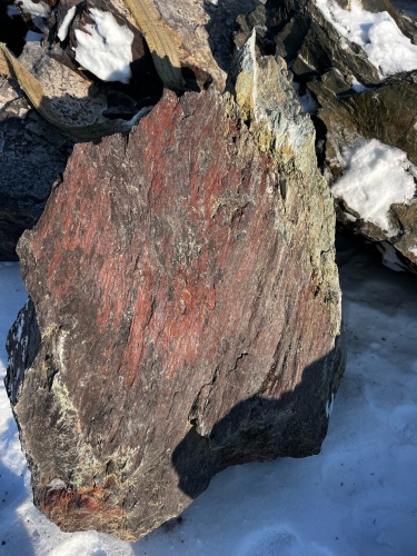 Ландшафтные глыбы красно-фиолетовые 200-1000 килограмм купить в Заречныом