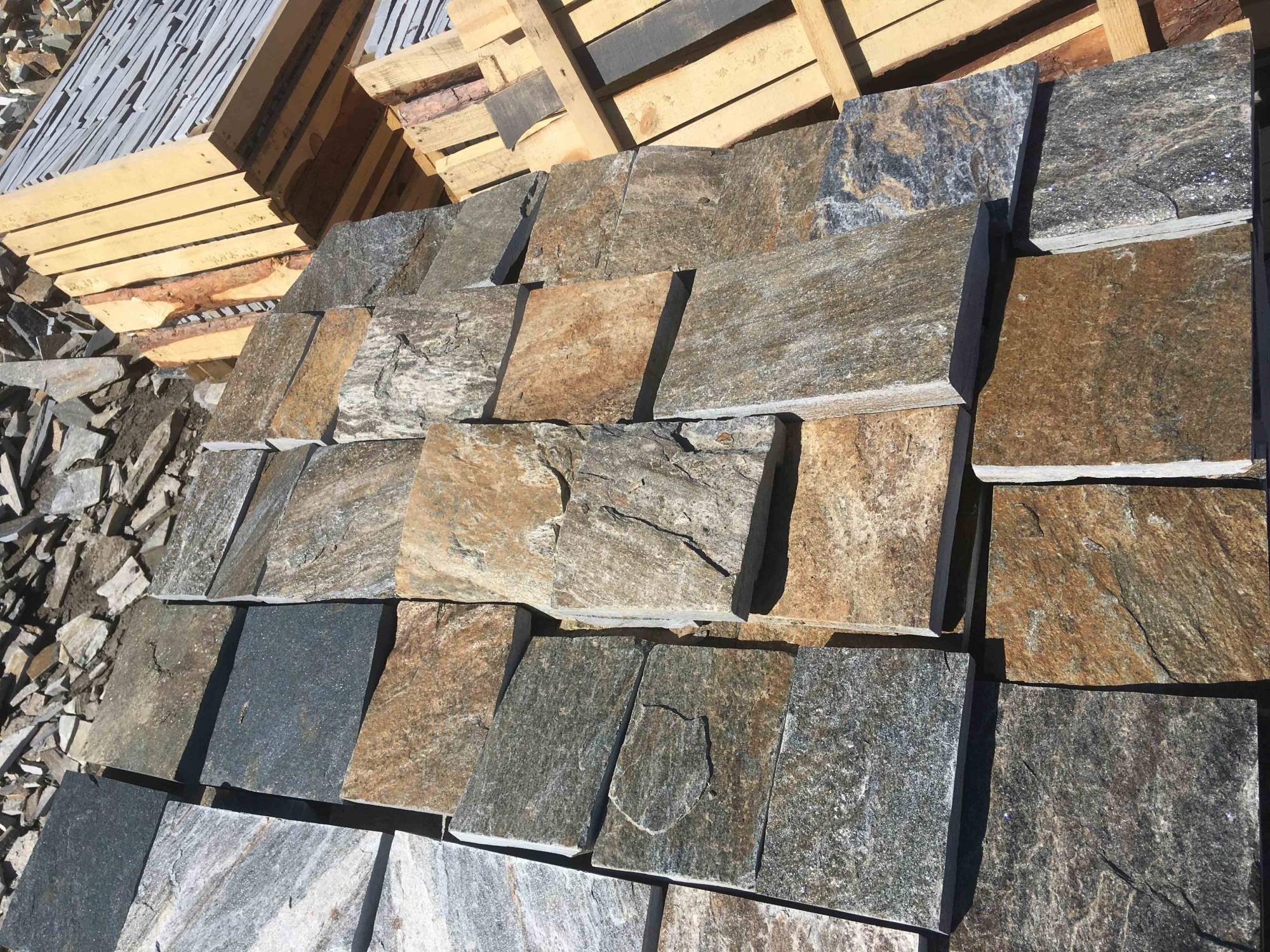 Плитка пилёная златолит Уральский для фасада купить в Заречныом