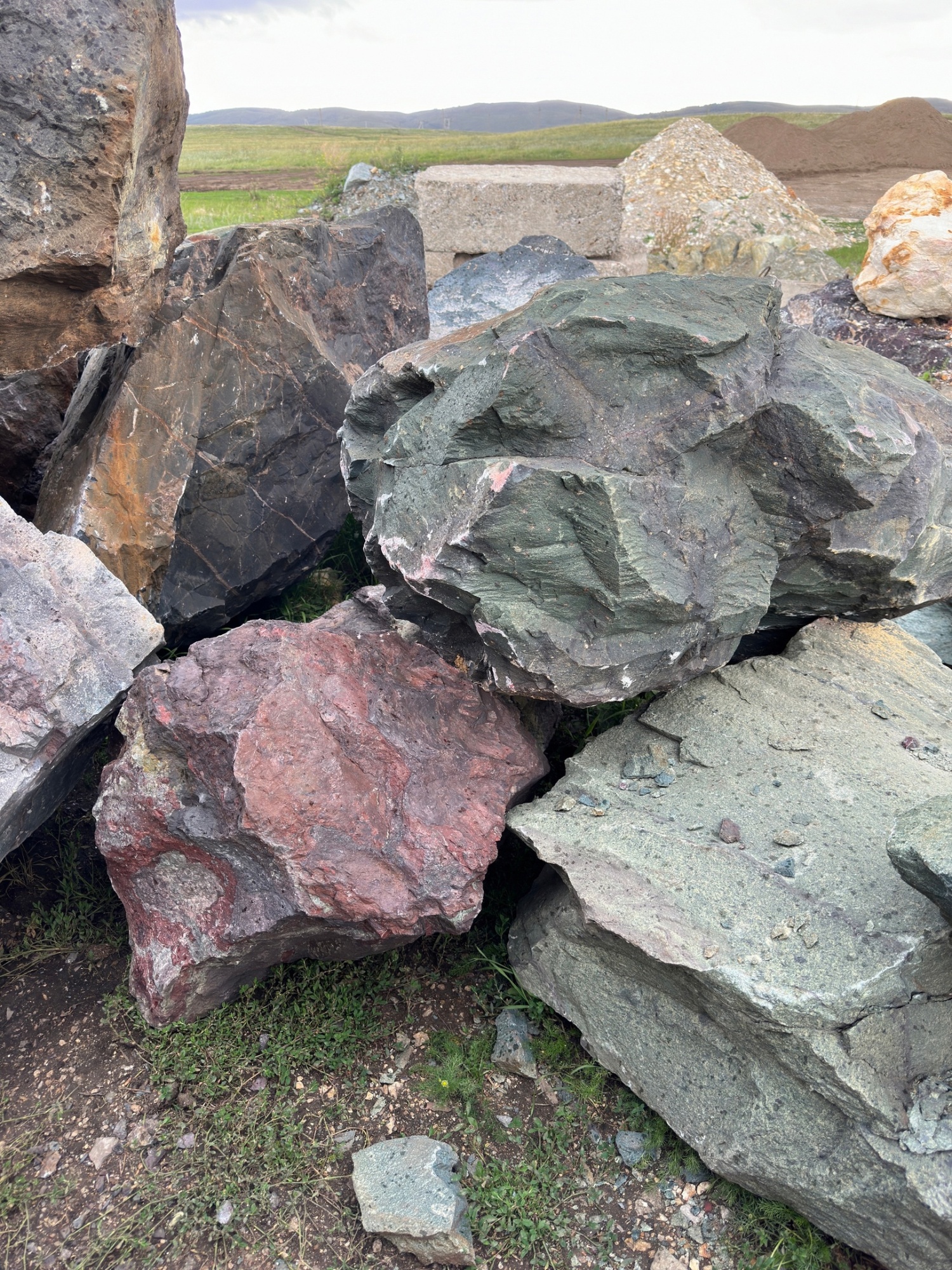 Камни для ландшафтного дизайна зелёные 10-60 килограмм купить в Заречныом