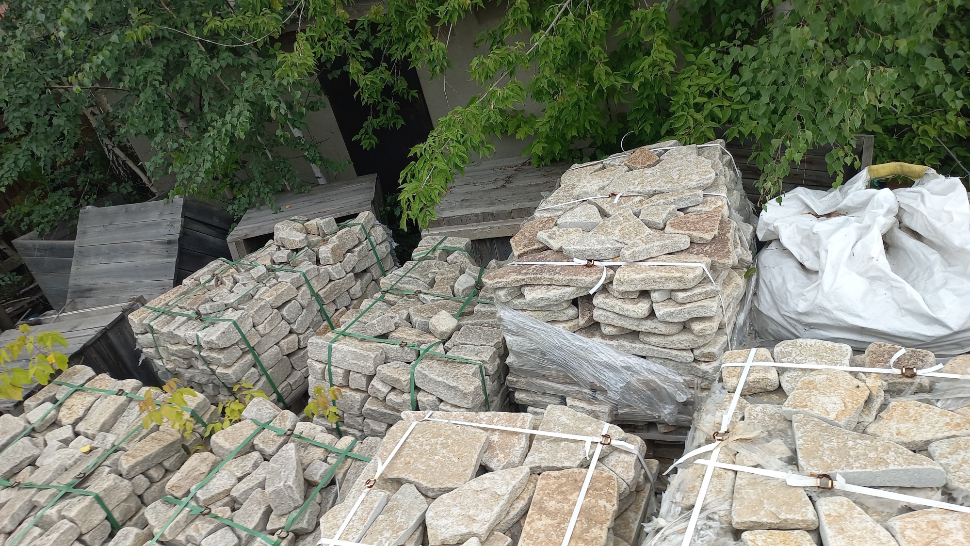 Плитняк гранитный галтованный купить в Заречныом