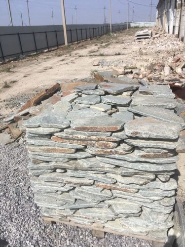 Златолит серебристый галтованный для лестниц купить в Заречныом