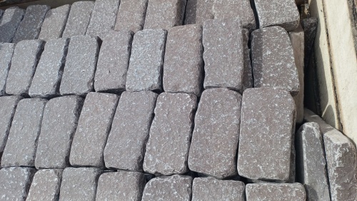 Брусчатка лемезит бордовый колото-галтованная