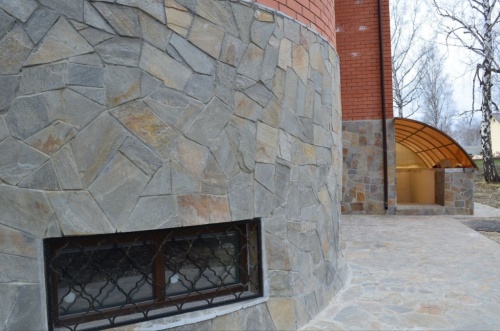 Плитняк златолит Уральский для цоколя, отмостки купить в Заречныом